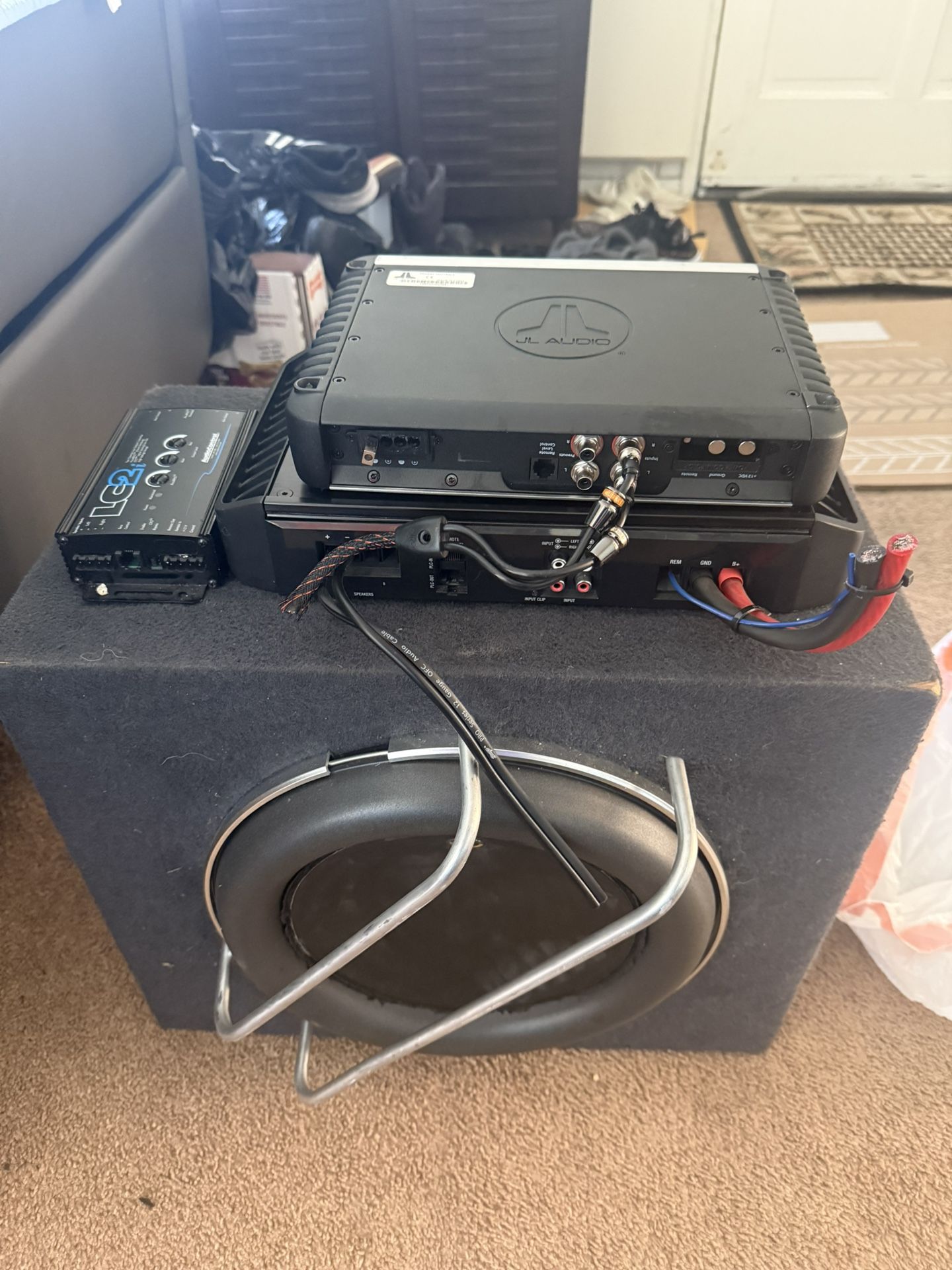 JL W7 Subwoofer And Amp