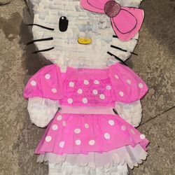 Hello Kitty Piñata 