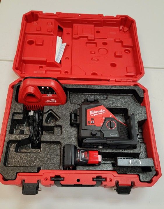 M12 12-Volt Lithium-Ion Cordless Green 250 ft. 3-Plane Laser Level Kit with One 4.0 Ah Battery, Charger and Case