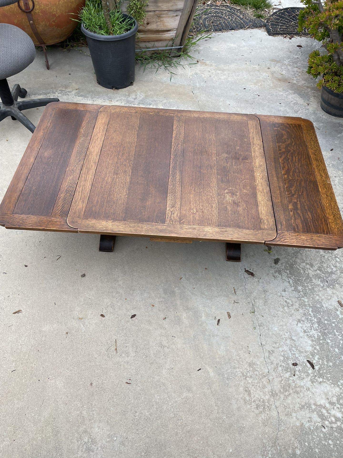 Antique Coffee Table W Leaves