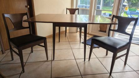 Broyhill Dropleaf Table and Chairs