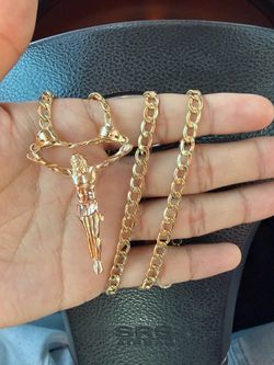 14K Gold Crucifix Pendant Cuban Link Chain