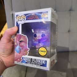 new and sealed Funko Pop: captain marvel 445 goose/flerken limited chase edition 