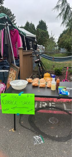 Yard sale today 9/19 big cheap ,brands