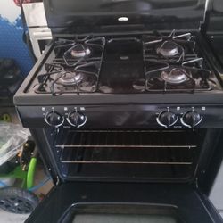 Gas Stove Black And Clean 
