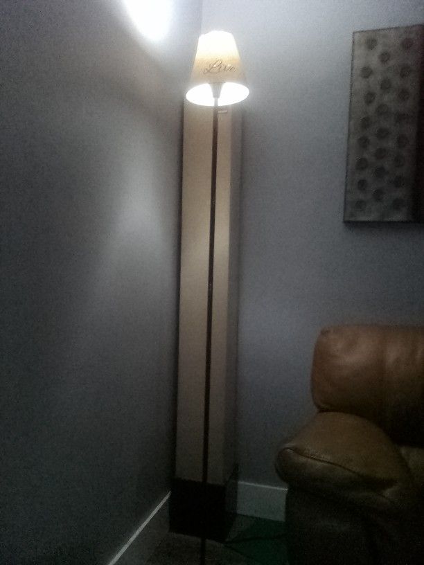 Peanut Butter Soda Corner Shade Tall Lamp And Picture Must Go By This Morning. Moving Sale Very Cheap. Very Nice Moving Moving Must Go