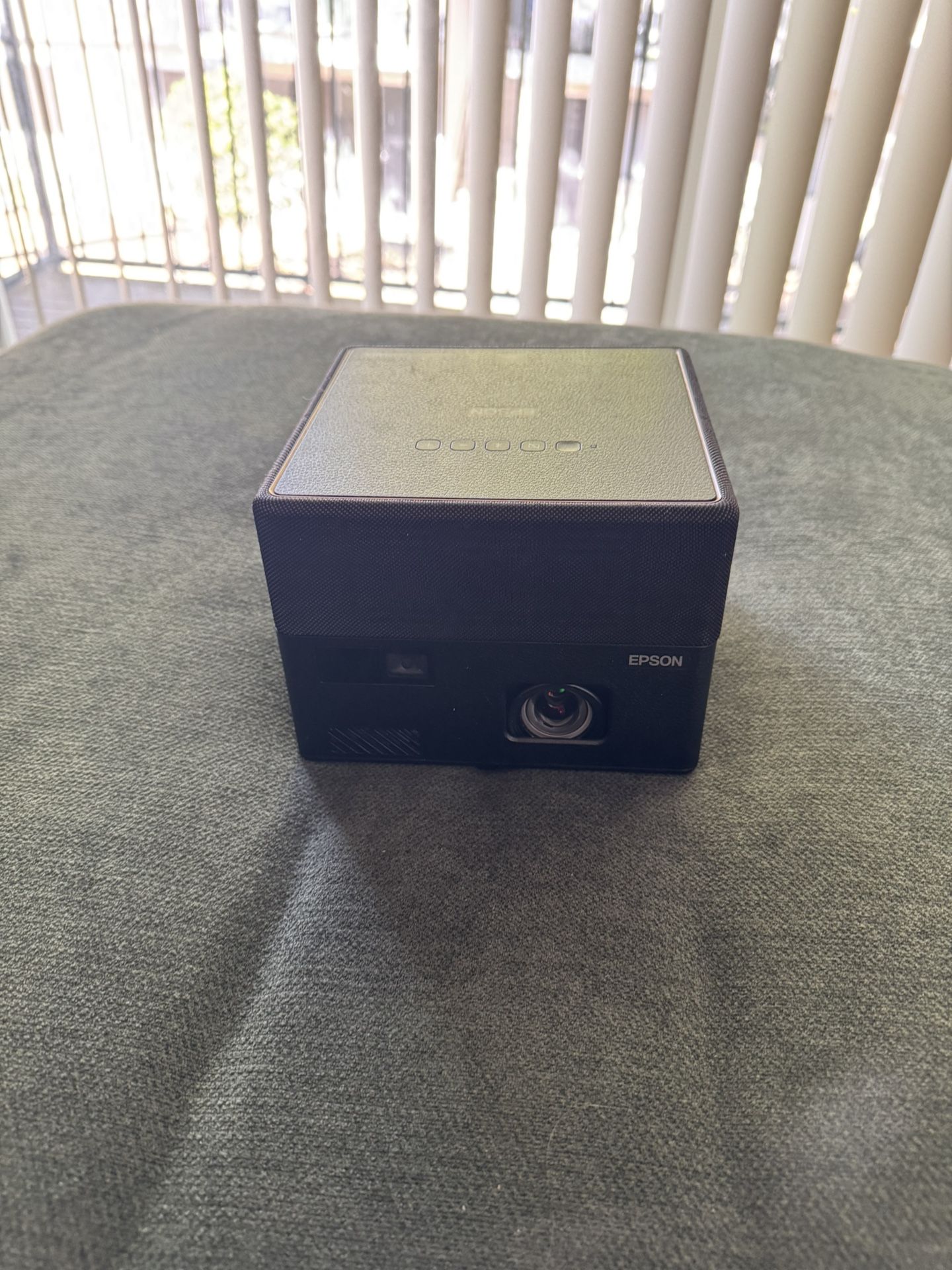 Epson EpiqVision Mini