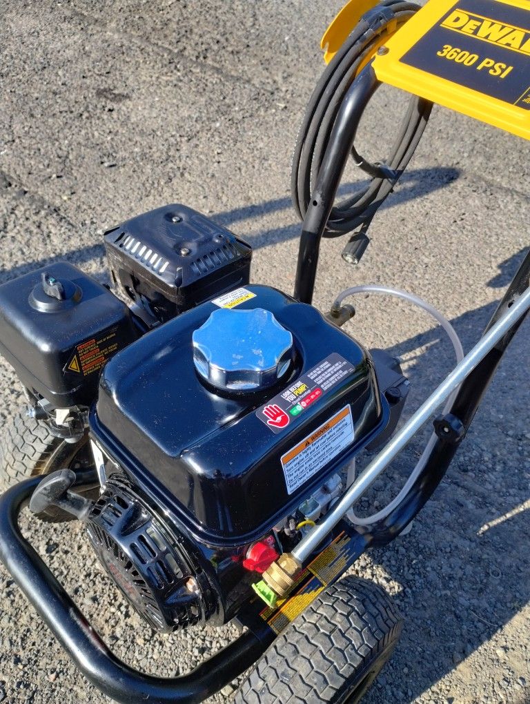 Dewalt 3600 PSI 2.5 Gallon Pressure Washer for Sale in Vancouver, WA ...