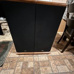 Fisher Speakers