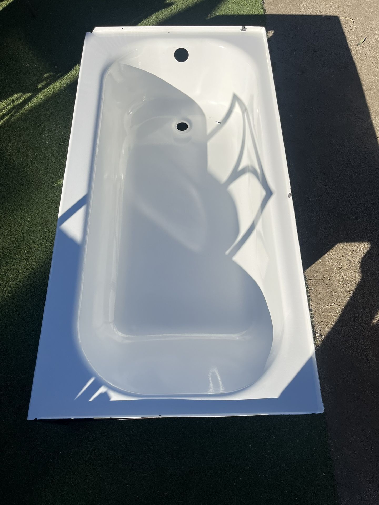Aloha Porcelain Enameled Bathtub 