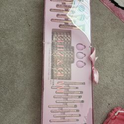 Glitz And Glam Makeup brushes 