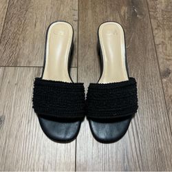 Size 8 black knit 1.5 inch heel sandals