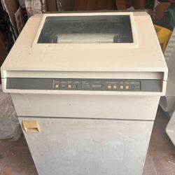 Fujitsus M3043D Line Printer