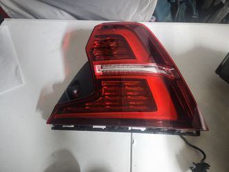 passenger-side taillight assembly for a Volvo XC90 (2016-2019).