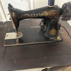 Vintage Singer Sewing Machine in Original Wood Cabinet – Antique / Electric
