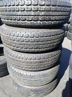 Tengo un set de llantas usadas 205 75 14 de la marca gooyer