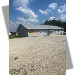 Commercial building for sale