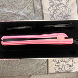 Brand New Wet To Straight Royale Flat Iron Authentic