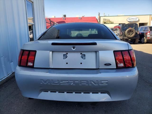 2004 Ford Mustang