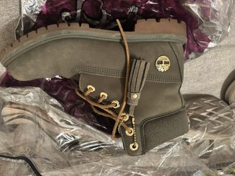 Timberland Boots Women’s Size 9