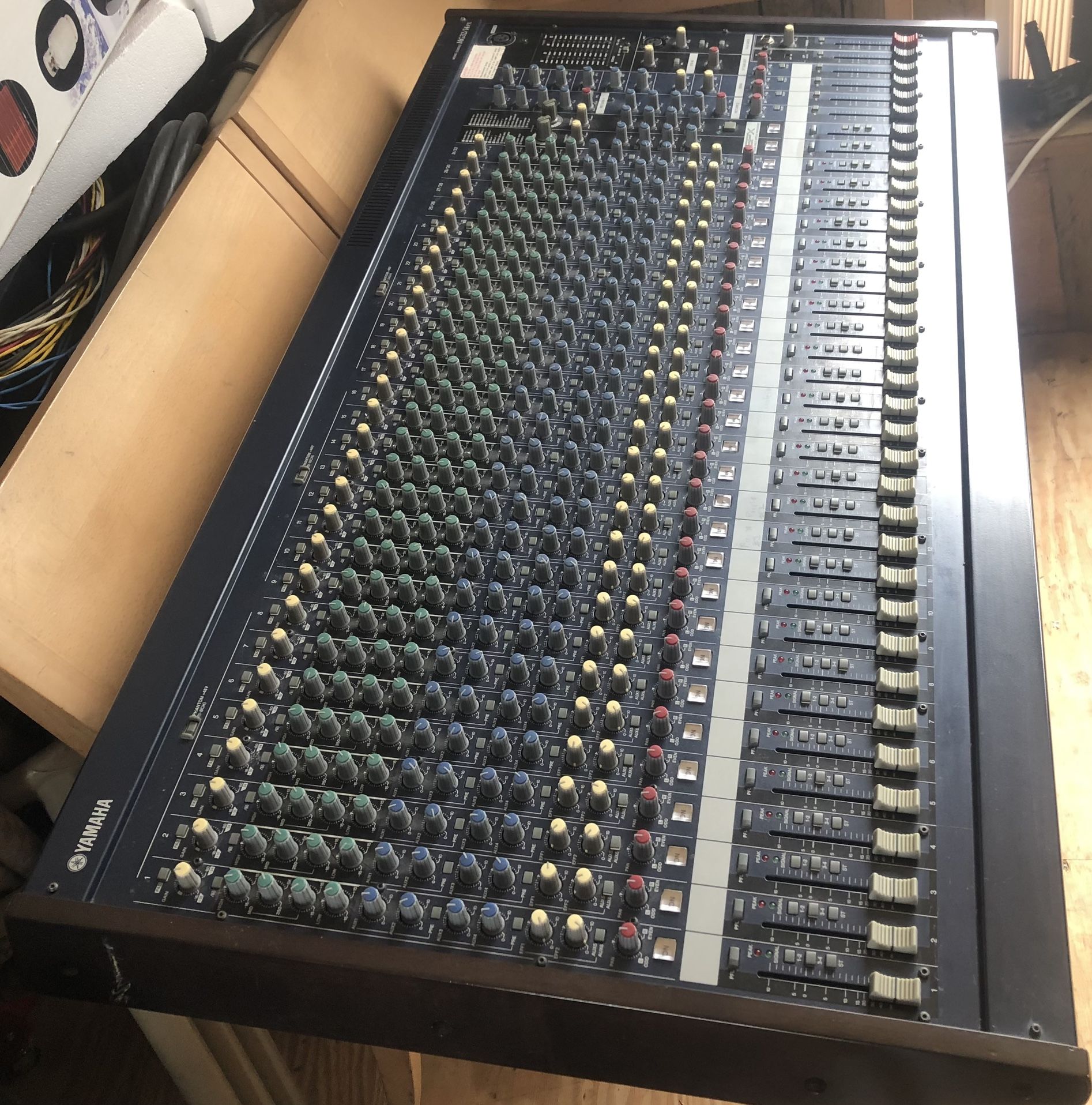 YAMAHA MG32/14FX 32 CHANNELS