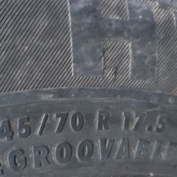 CONTINENTAL 245/70/17.5 TIRE