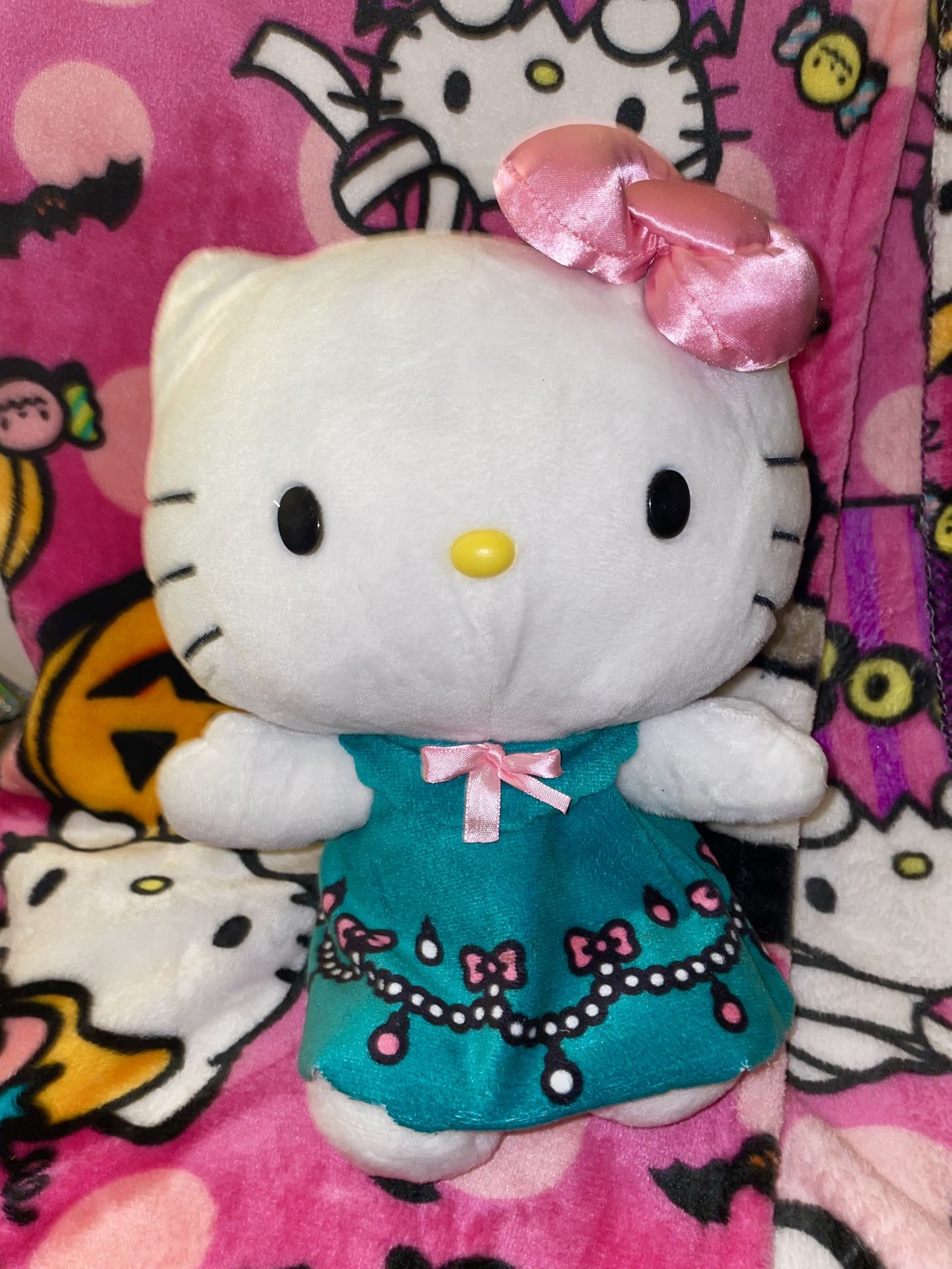 Hello kitty christmas 2019 Rare htf plush