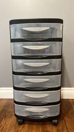 Plastic drawers on wheels