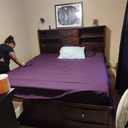 King size bed & mattress & bedding - MUST GO BY END OF MARCH 2026