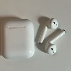 Apple Airpods first gen ( air pods + charging case)