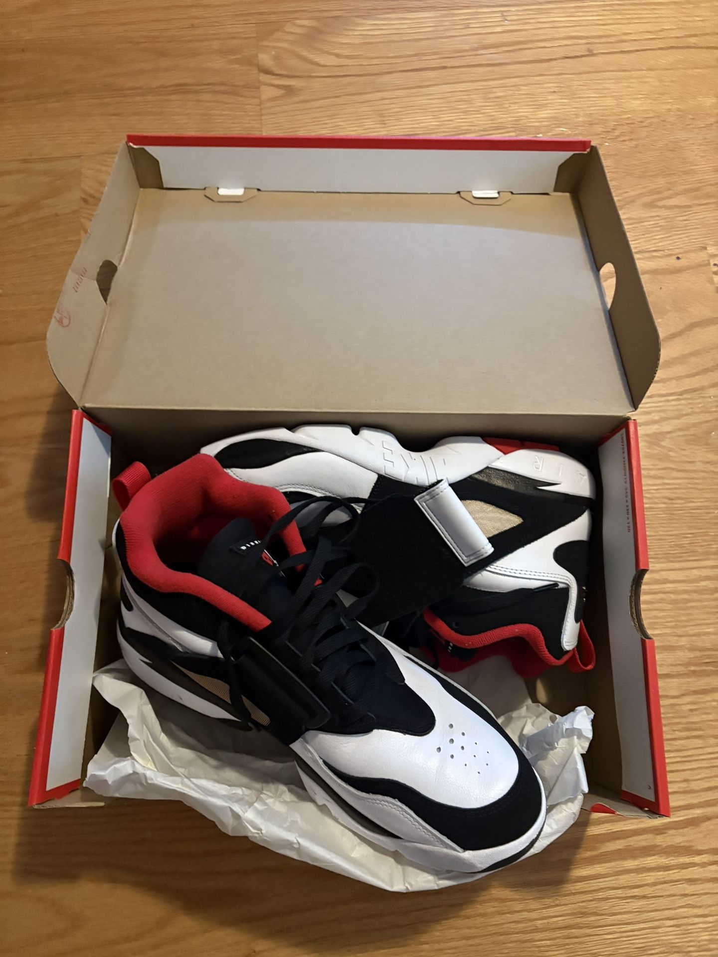 Bulk Buy: Bo Jackson’s & Diamond Turfs & Jordan 3’s
