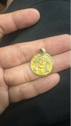 10K gold jesus face pendant