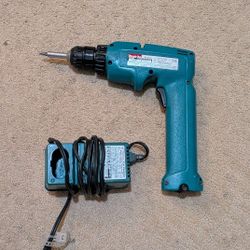 Makita Cordless Drill 6095d & Charger DC 9100
