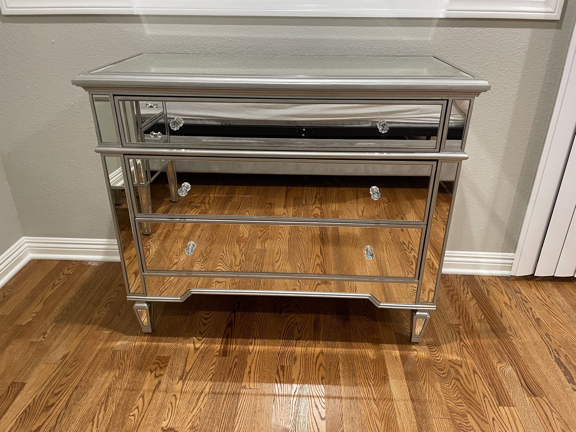 3 Drawer Dresser Mirror