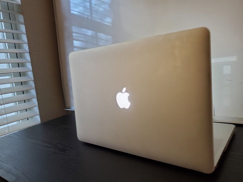 MacBook Excellent Condition