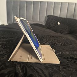 Apple iPad Pro 128GB 6th Gen 