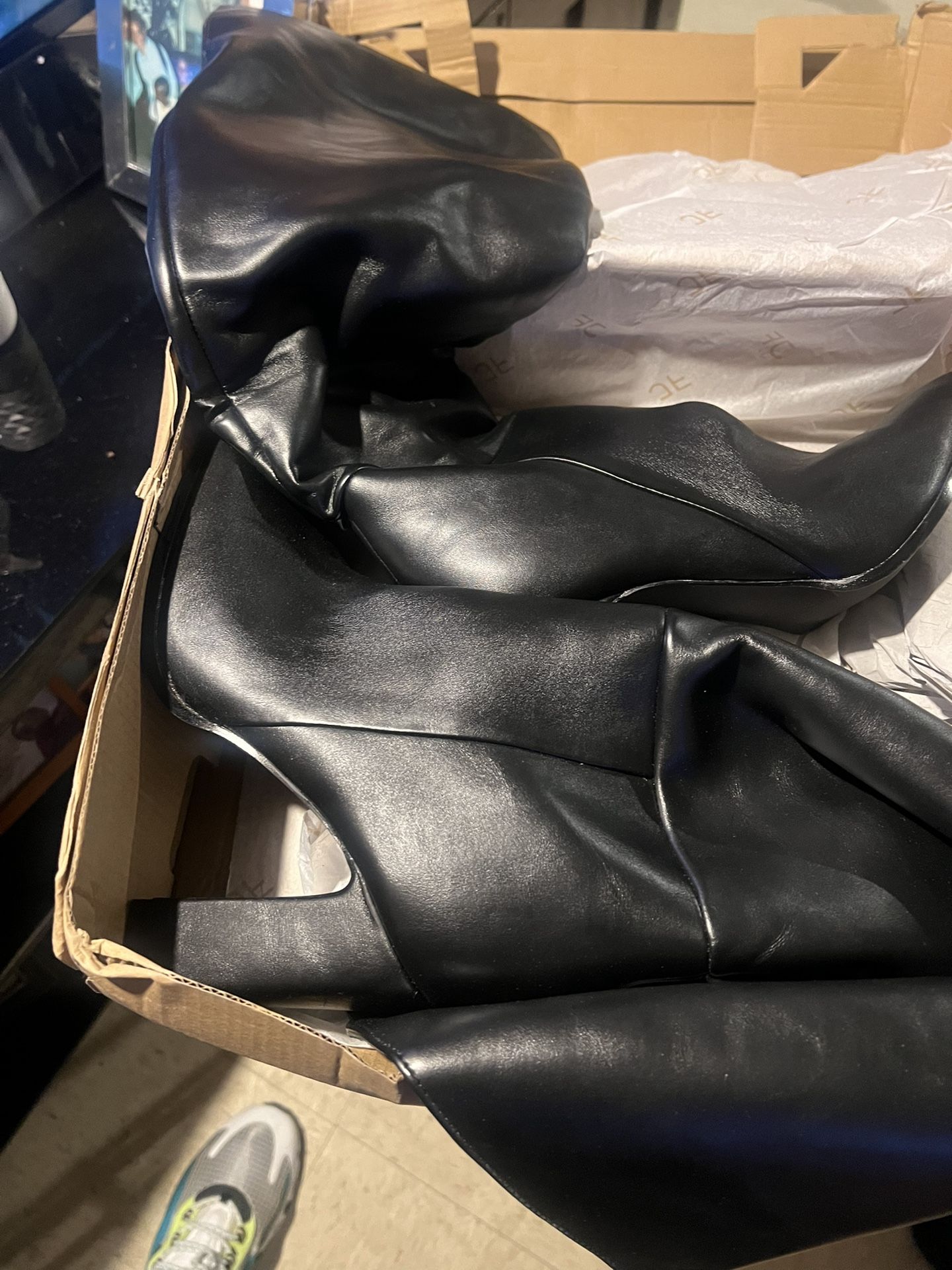 Women Boots Size 10 1/2