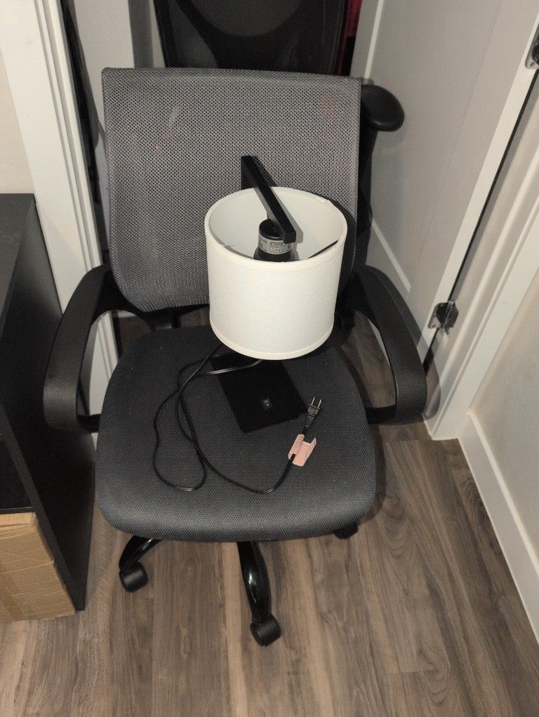 Desk Lamp (Like New)