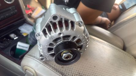 Alternator for 99- 04 Chevy / Cadillac/ gmc