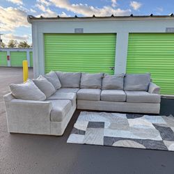 Sectional Couch in Gray