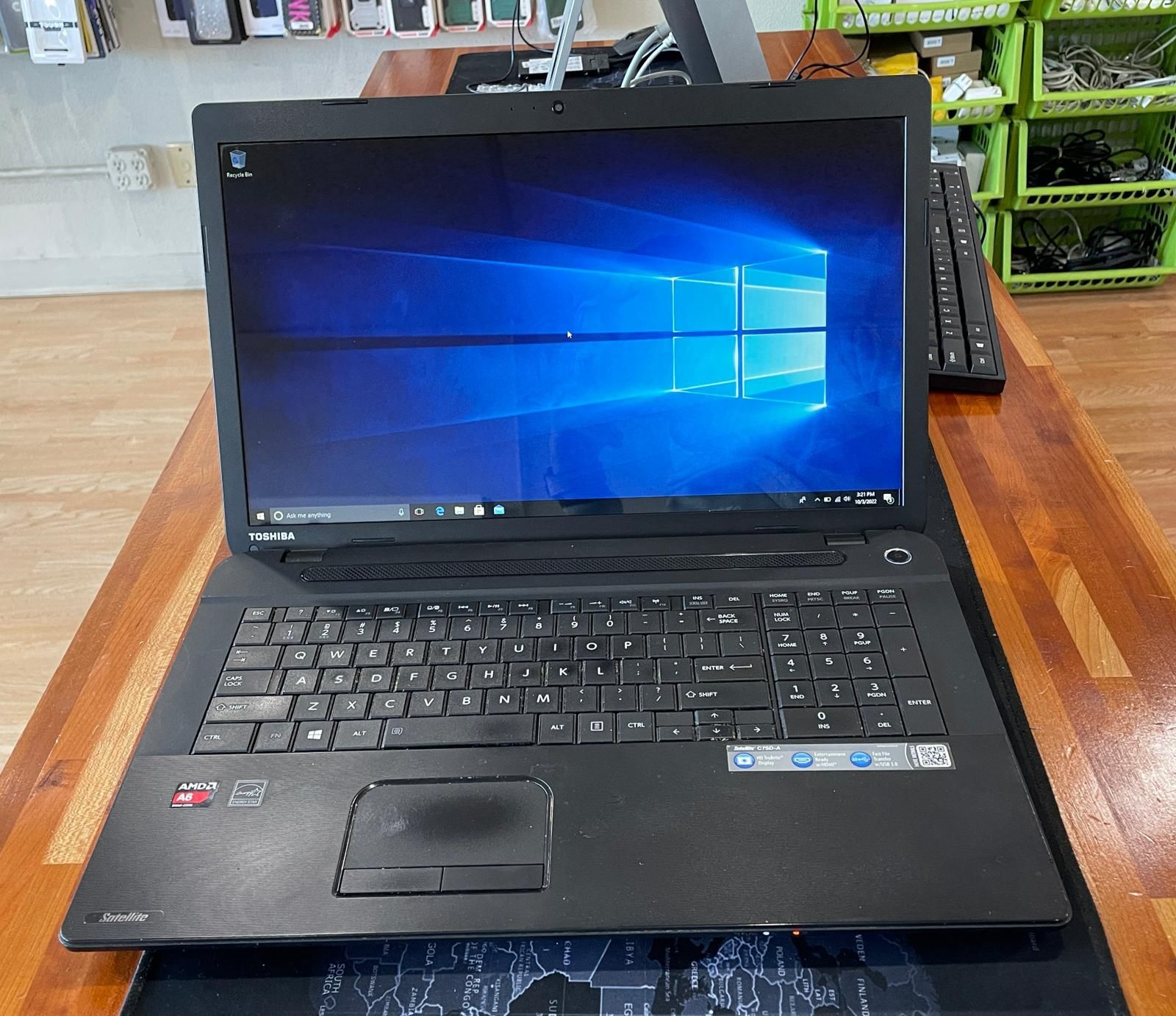 TOSHIBA Satellite C75D-A 17.3” AMD A6-5200 8GB RAM 128GB SSD -Windows 10!!!!