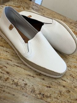 Zapatillas de mujer Size 8. Made India in White Leather Slip-On Loafers