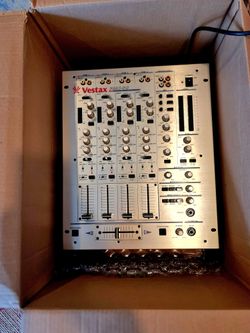 Vestax PMC-55 Pro DJ Mixer