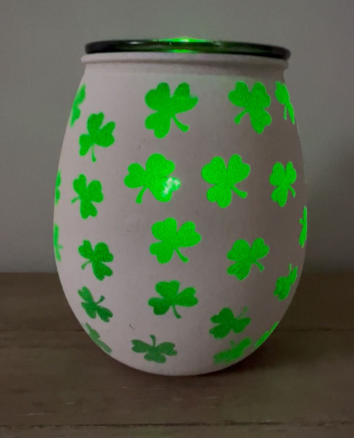 Scentsy clover Warmer