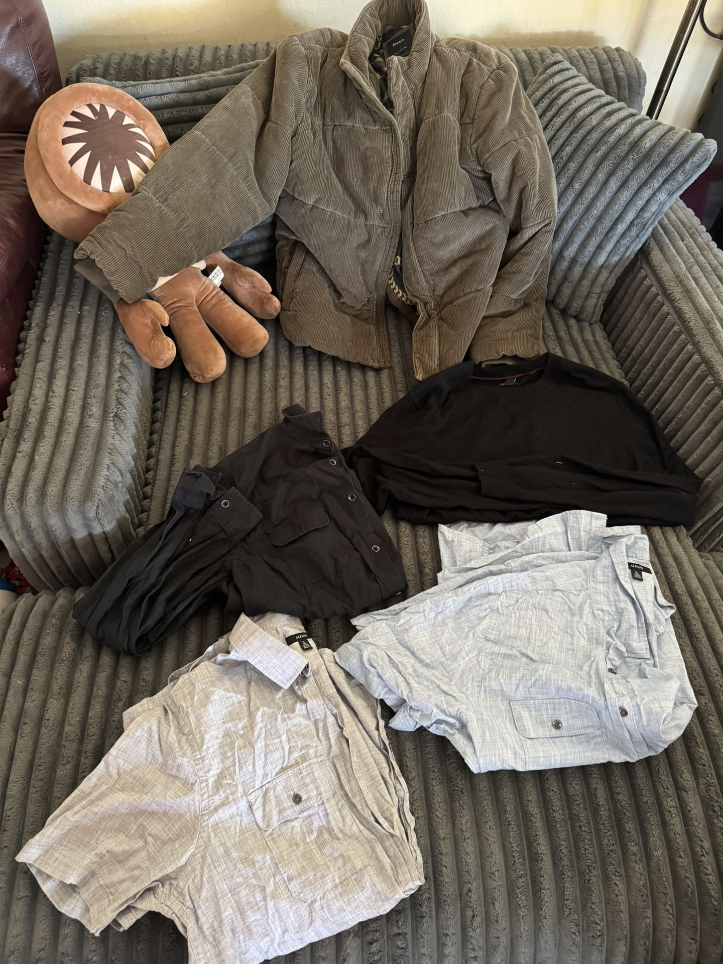 Men’s Xl RVCA Jacket Bundle With Alfani Dress Shirts 