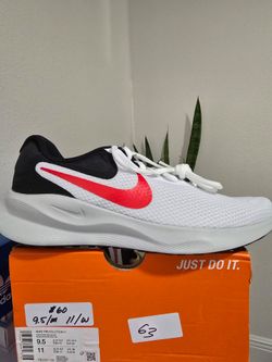 NIKE REVOLUTION