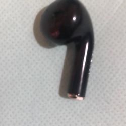 Right AirPod Off brand  Like AirPod Pro 