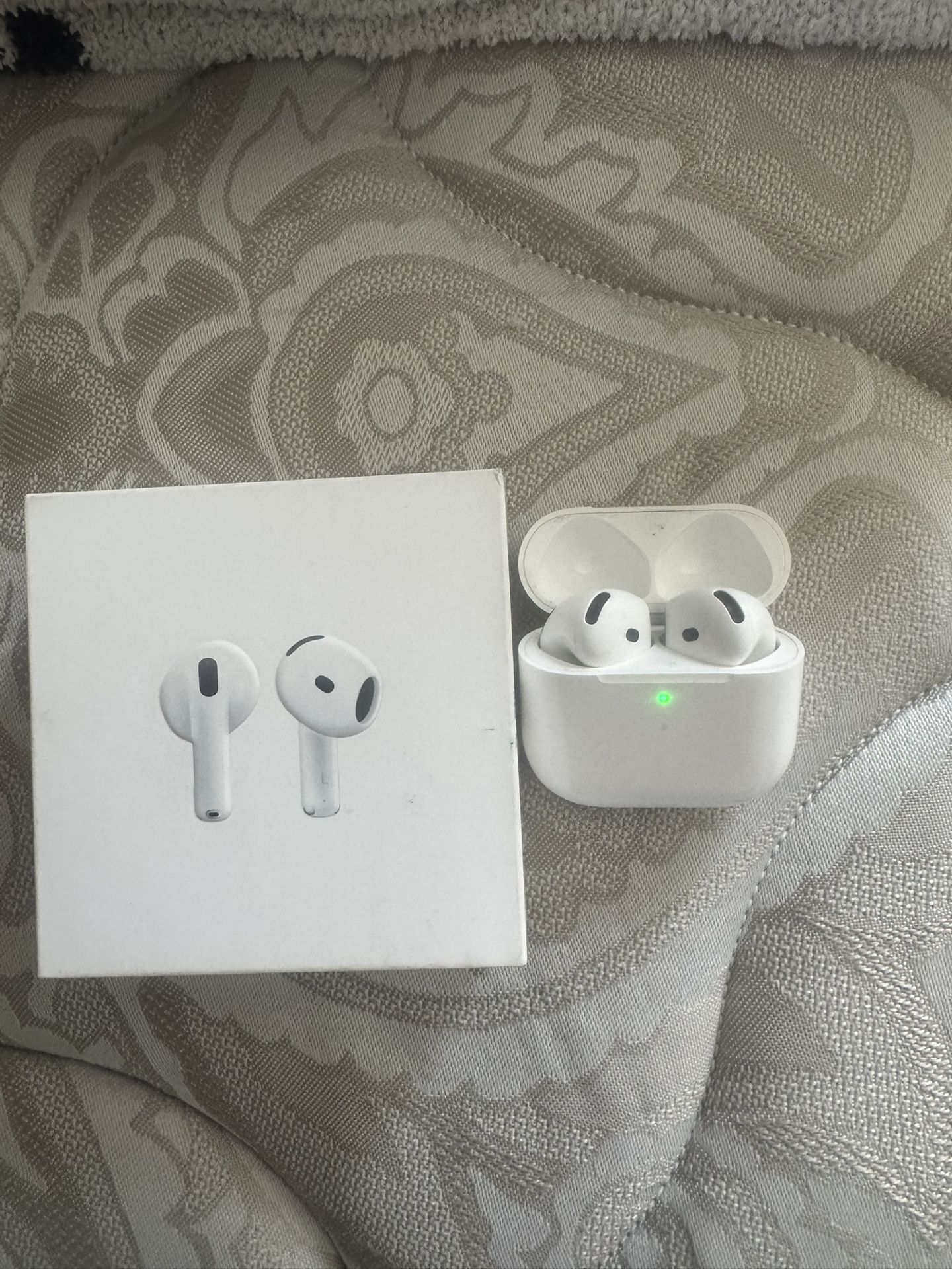 AirPods 4th Gen