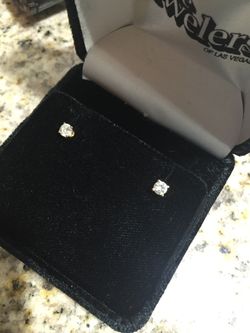 Diamond stud studs earring earrings set in gold 100% authentic and natural stones