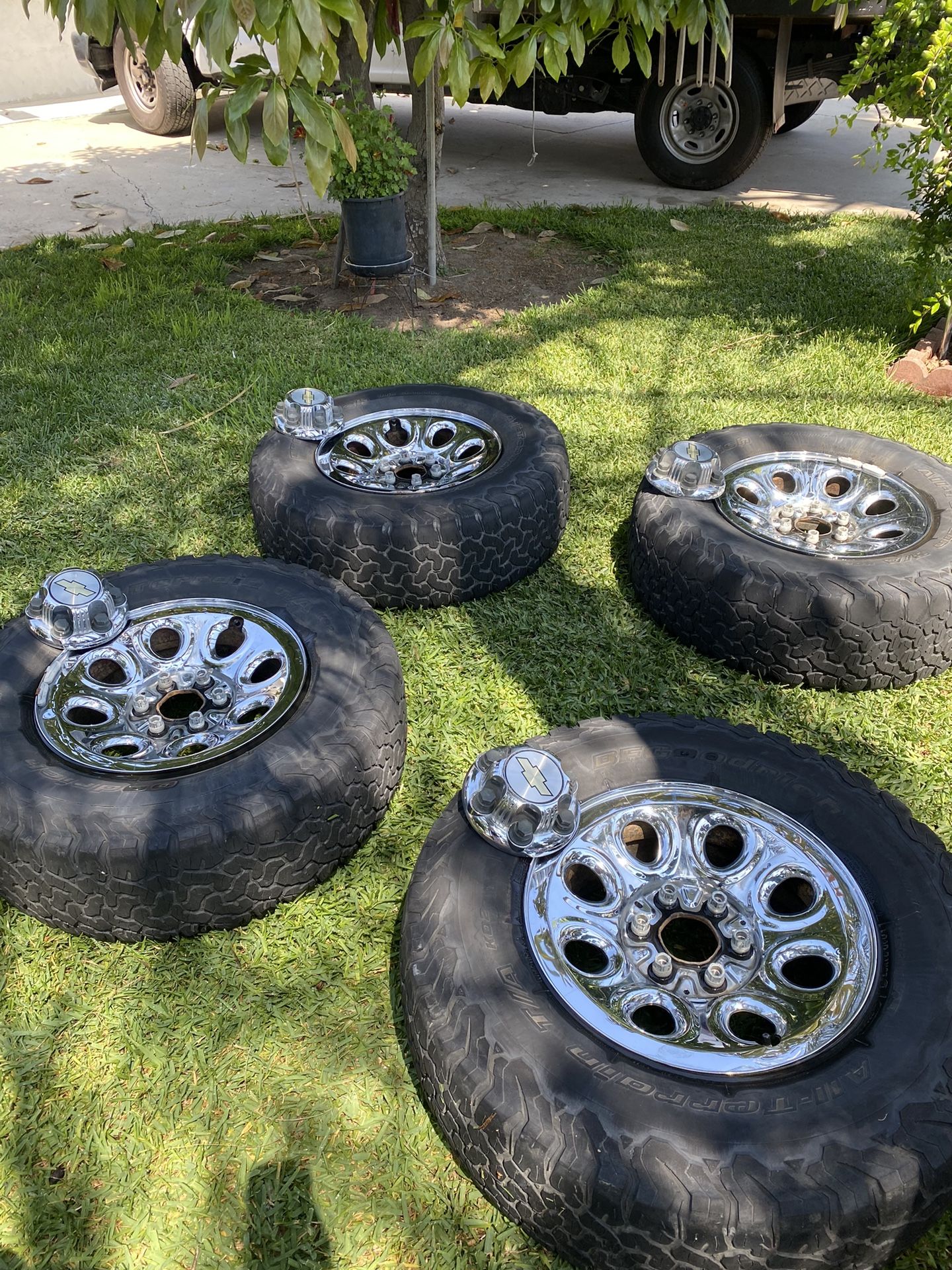 34 Inch Tires Chevy Silverado OEM wheels